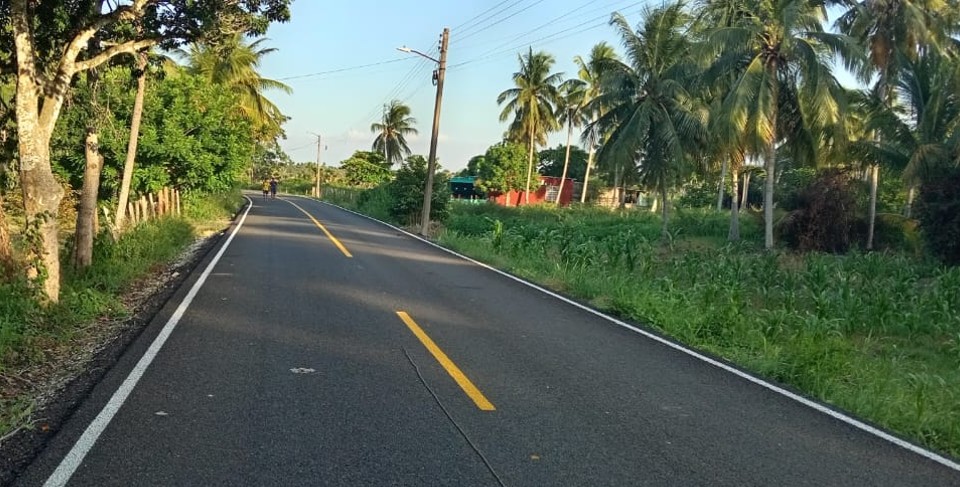 Fotograf&iacute;a de carretera asfaltada