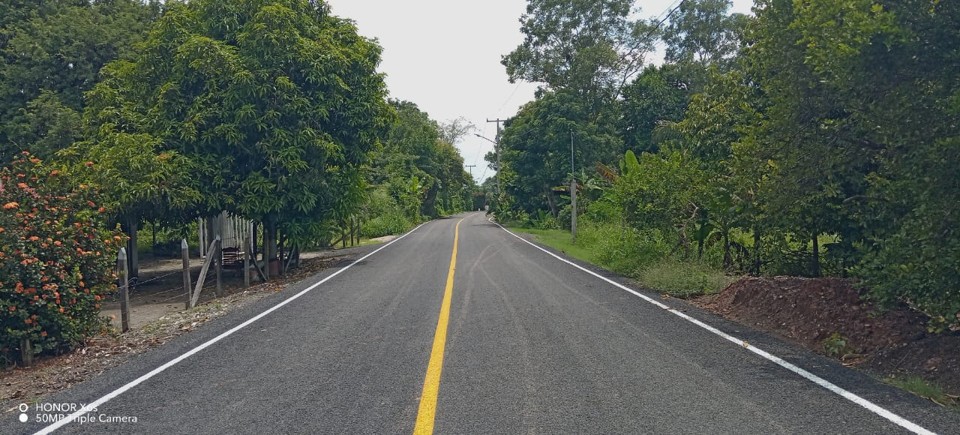 Fotograf&iacute;a de carretera asfaltada